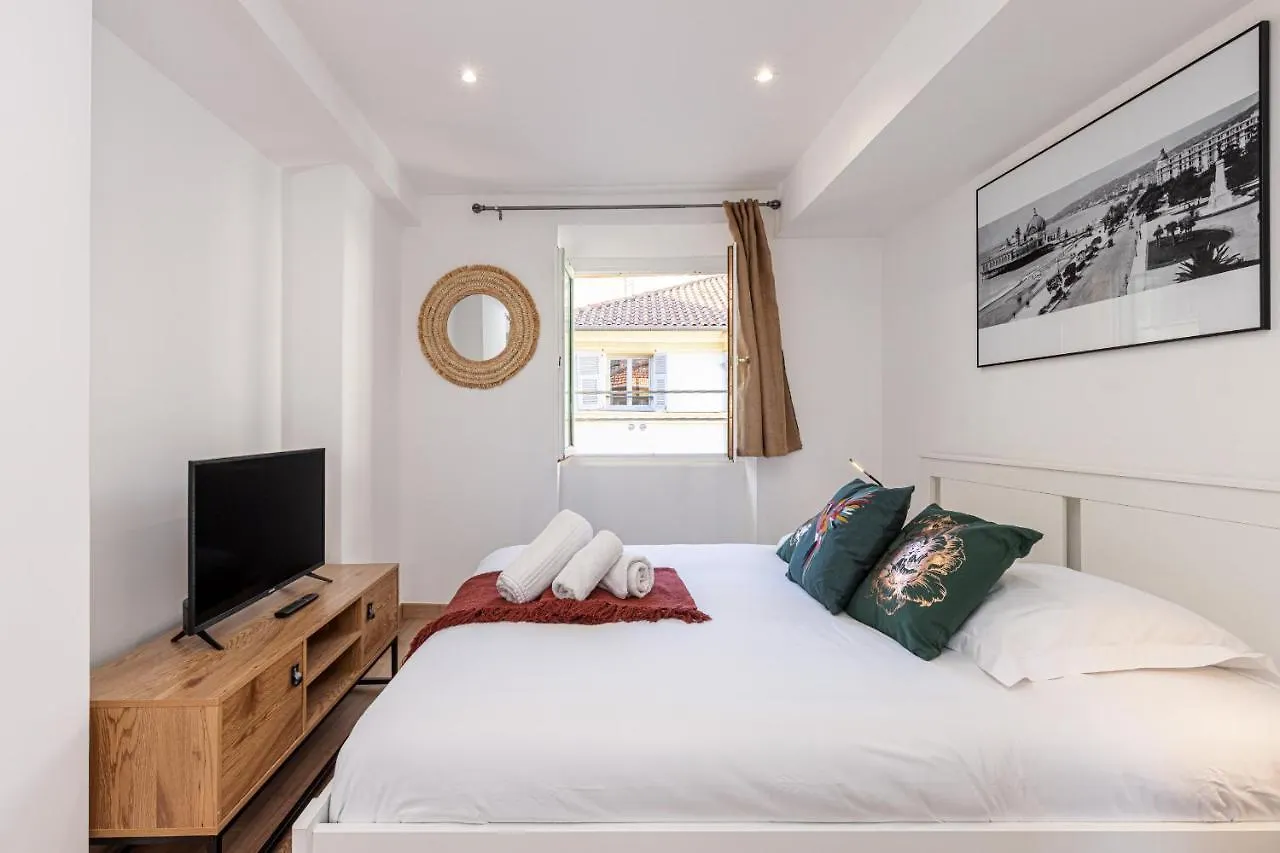 Spacious 2 Bdr Old Town Heart Nice 0*,